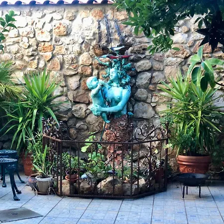 House Sleeps 4 With Private Garden * Mexilhoeira Grande