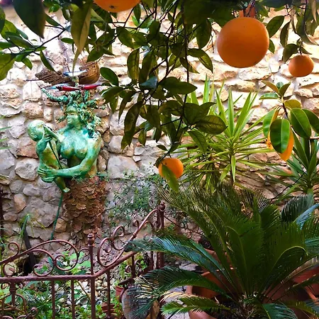 Vakantiehuis House Sleeps 4 With Private Garden *